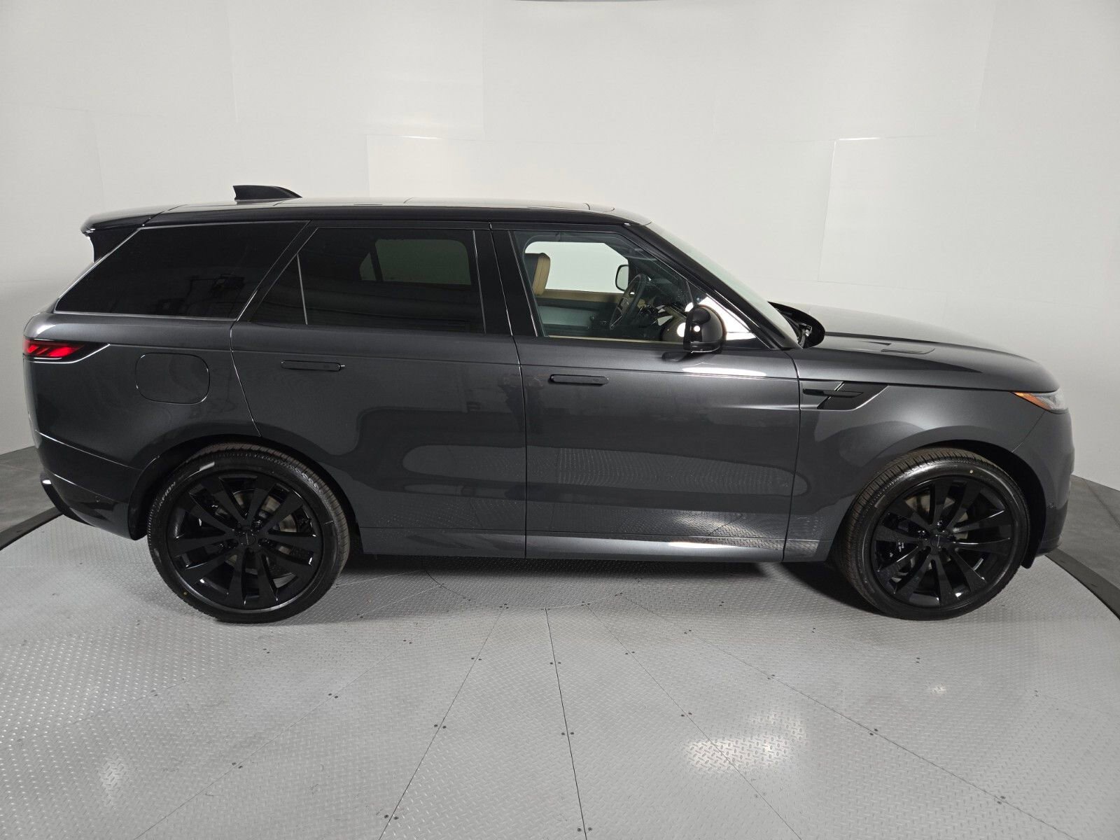 New 2026 Land Rover Range Rover Sport Dynamic SE AWD/4WD image 6