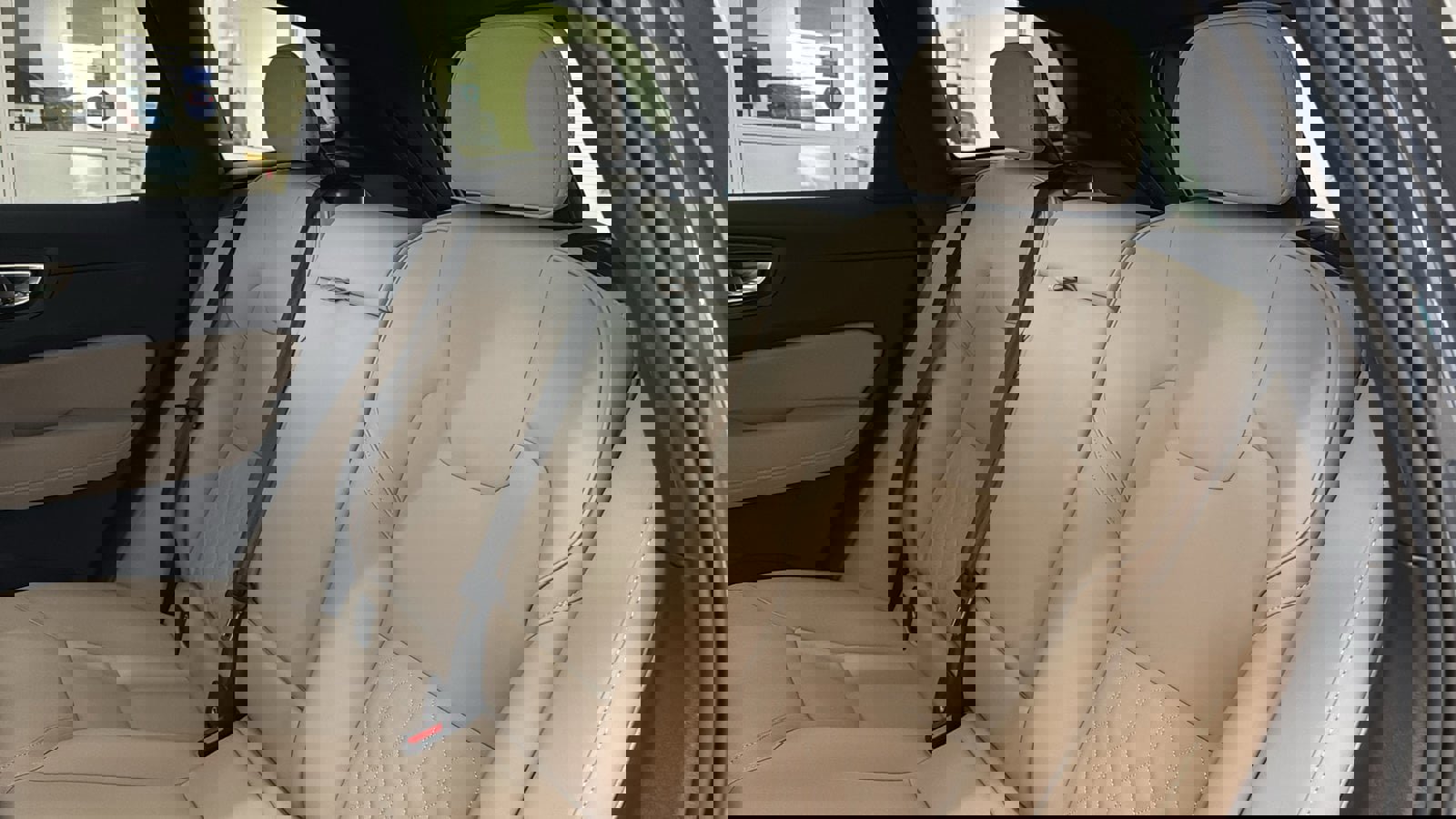 Used 2026 Volvo XC60 B5 Plus w/ Protection Package Premier image 26