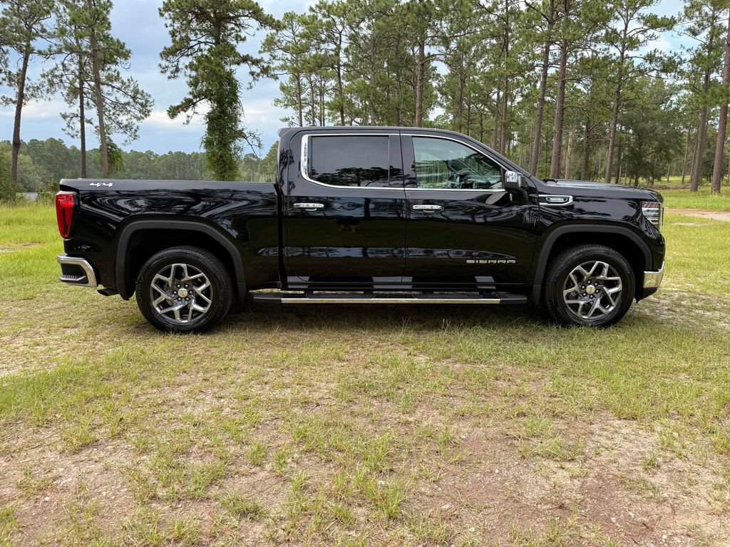 Used 2022 GMC Sierra 1500 SLT w/ SLT Premium Plus Package AWD/4WD image 6