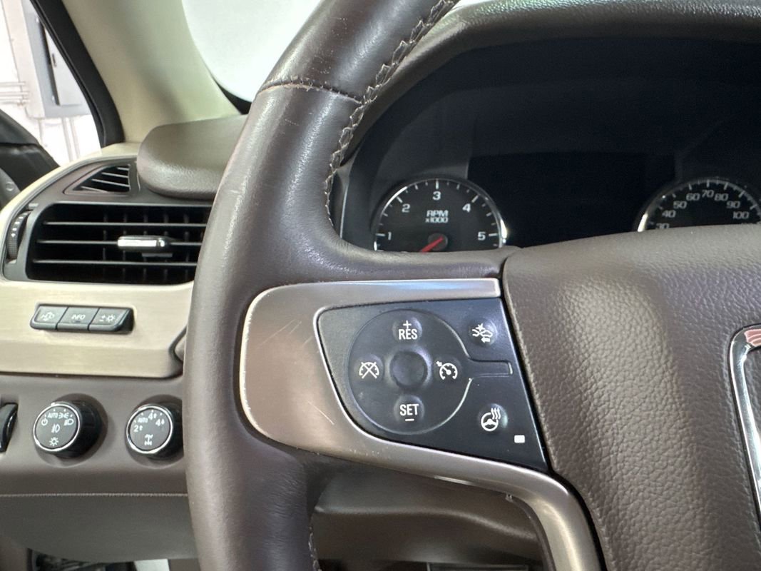 Used 2015 GMC Yukon XL Denali w/ Touring Package AWD/4WD image 11