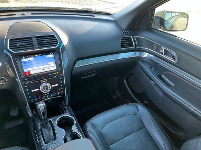 Used 2017 Ford Explorer Sport w/ Equipment Group 401A AWD/4WD image 11