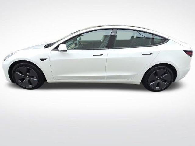 Used 2023 Tesla Model 3 Standard Range image 4