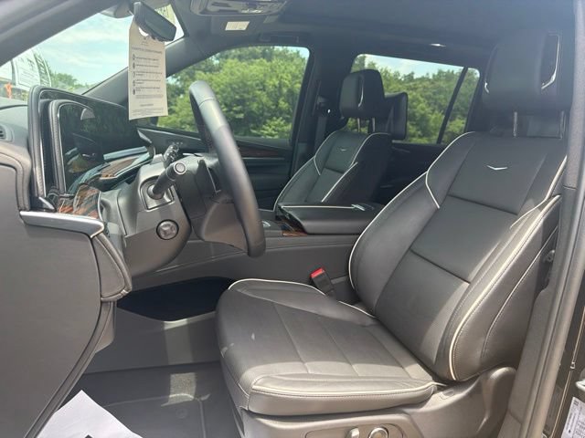 Certified 2024 Cadillac Escalade ESV Premium Luxury w/ Performance Package AWD/4WD image 11