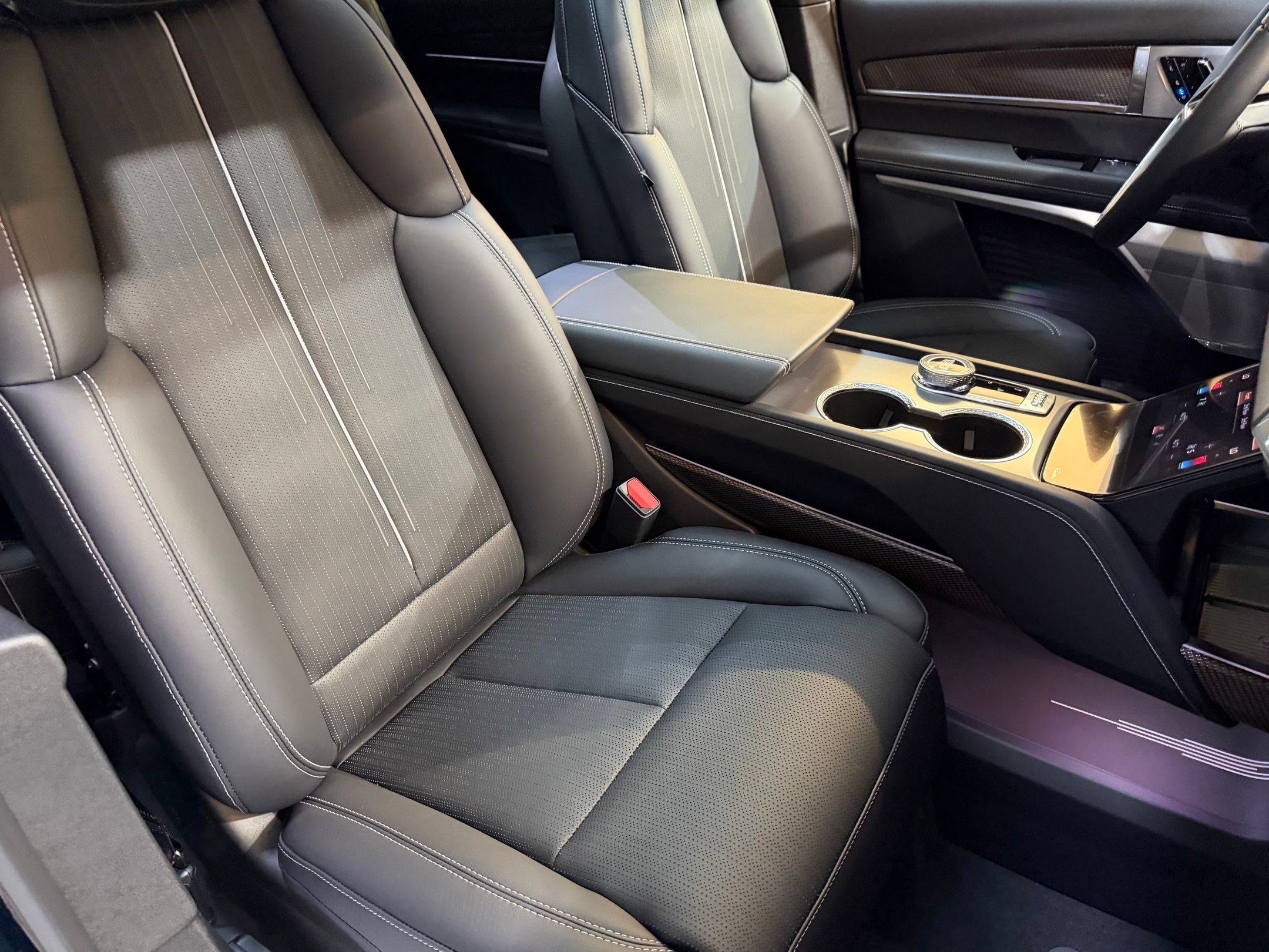 New 2026 Cadillac Vistiq Luxury AWD/4WD image 55