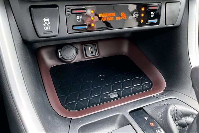 Used 2020 Toyota RAV4 Limited image 15