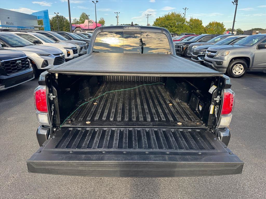 Used 2022 Toyota Tacoma TRD Sport w/ Black Out Package (TMS) AWD/4WD image 10