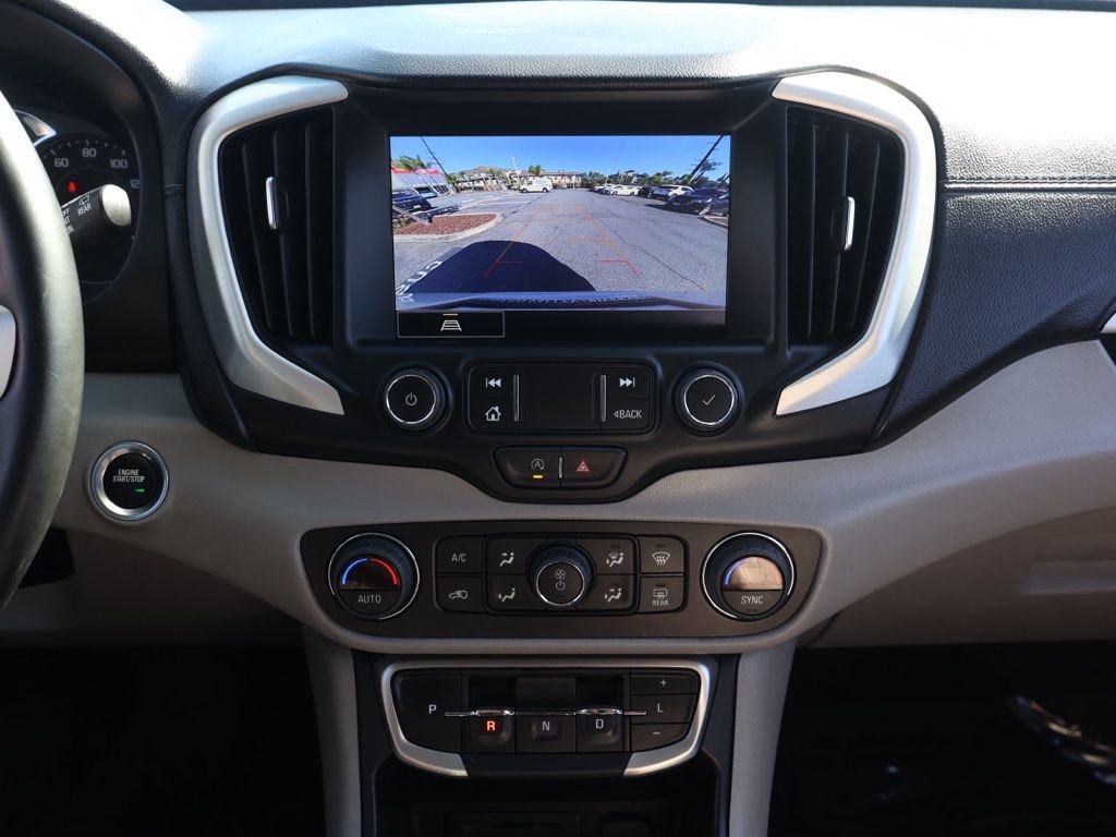 Used 2024 GMC Terrain SLT image 30