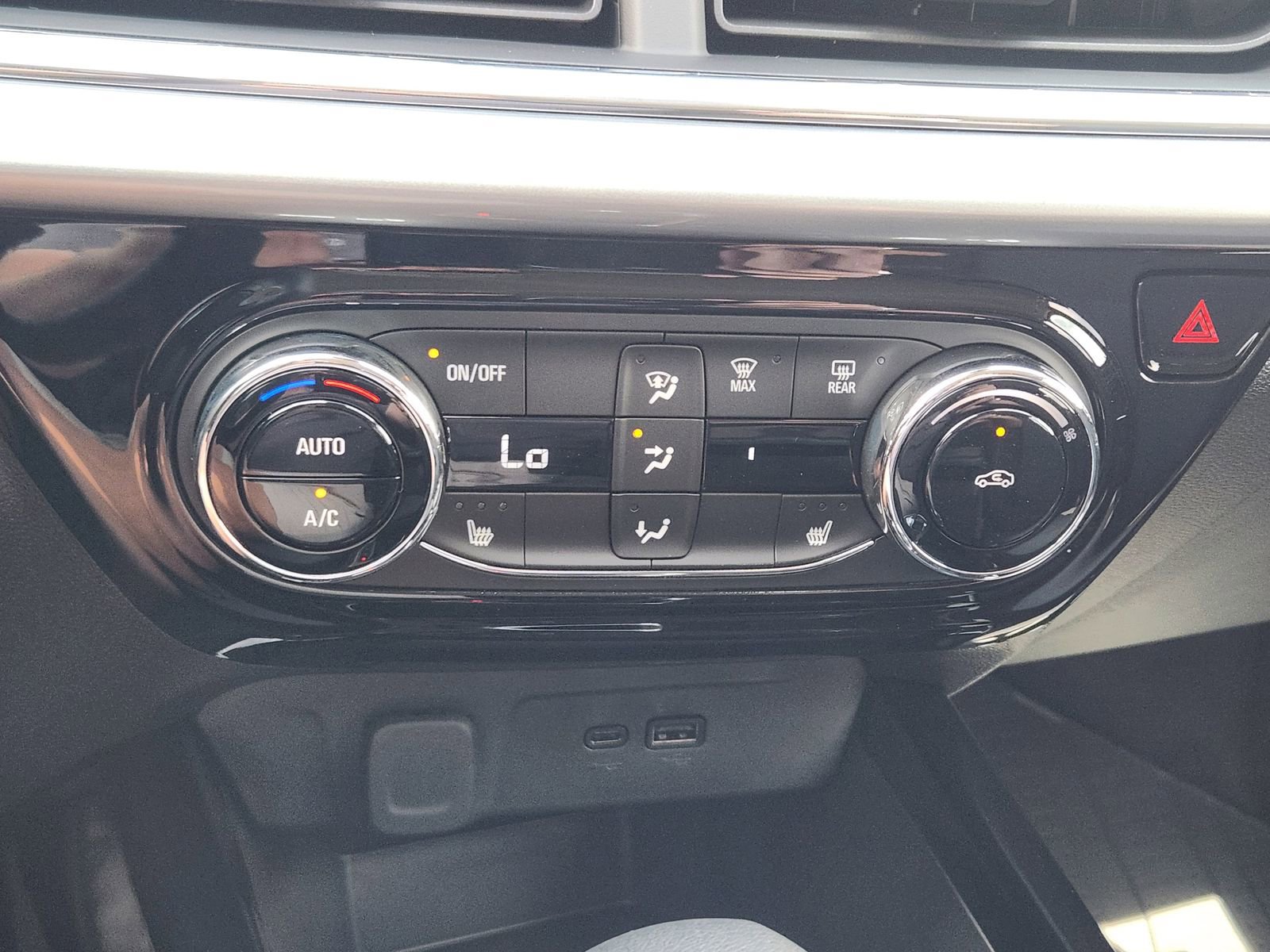 New 2026 Chevrolet Trax LT w/ Driver Confidence Package FWD image 17