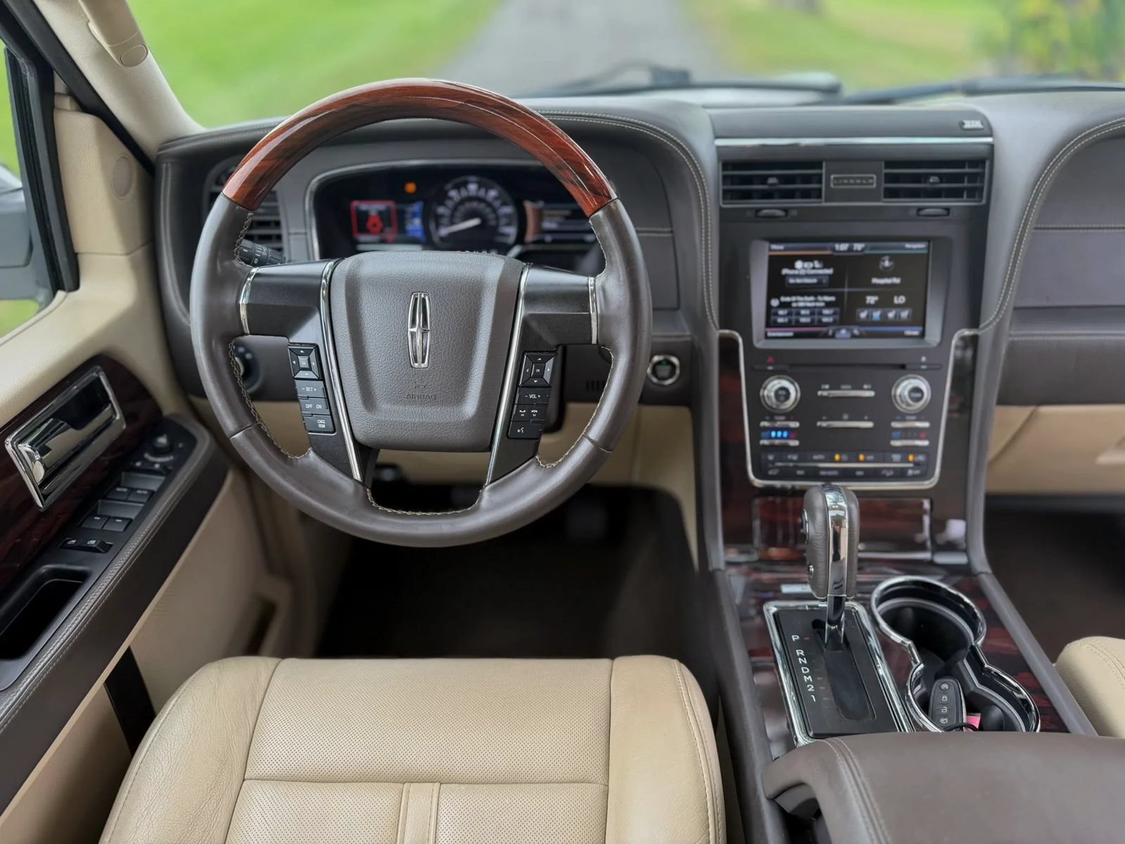 Used 2015 Lincoln Navigator L 4WD w/ Equipment Group 101A Reserve image 63