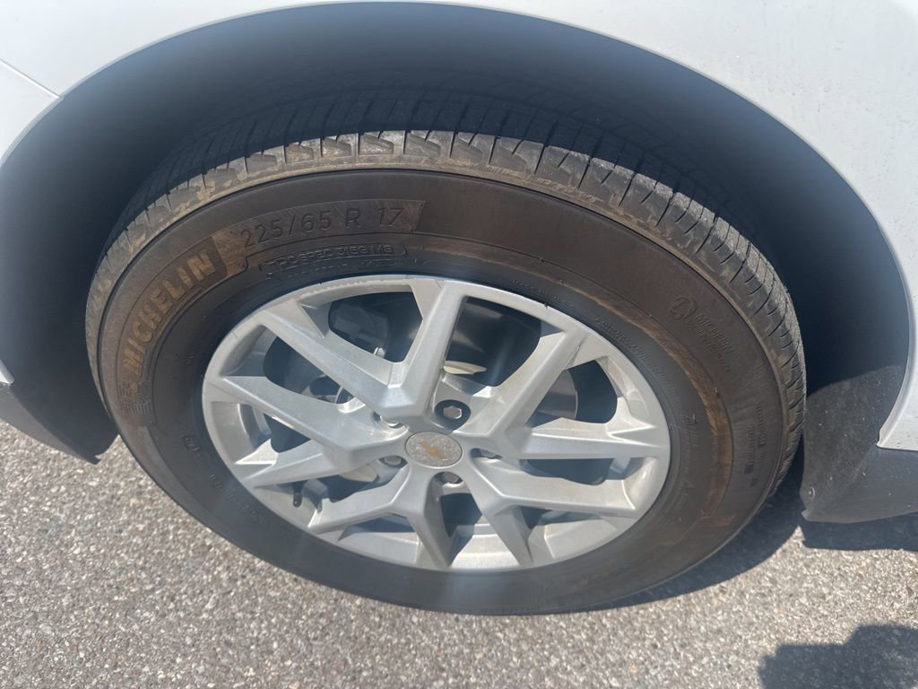 Used 2023 Chevrolet Equinox LT image 11