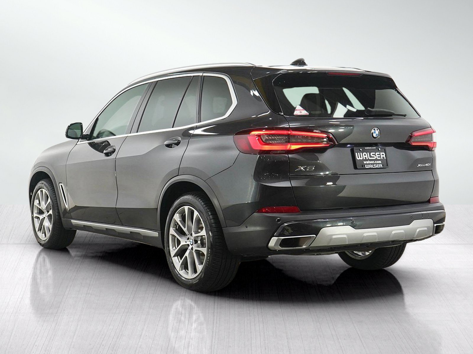 Used 2023 BMW X5 xDrive40i AWD/4WD image 3
