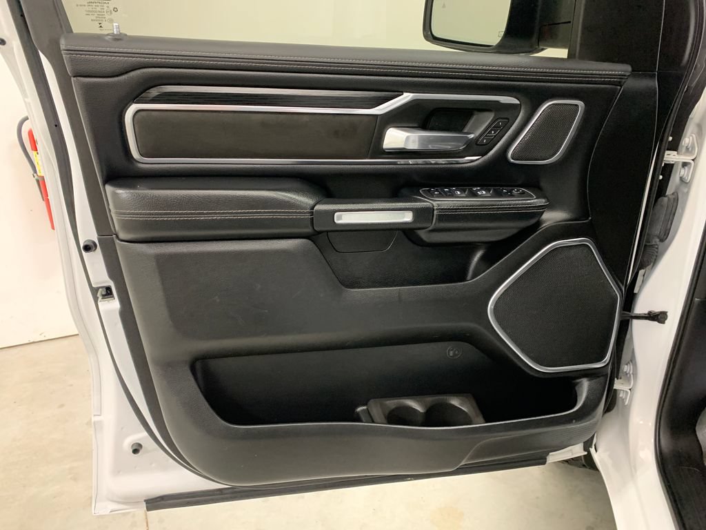 Used 2023 RAM 1500 Laramie AWD/4WD image 6
