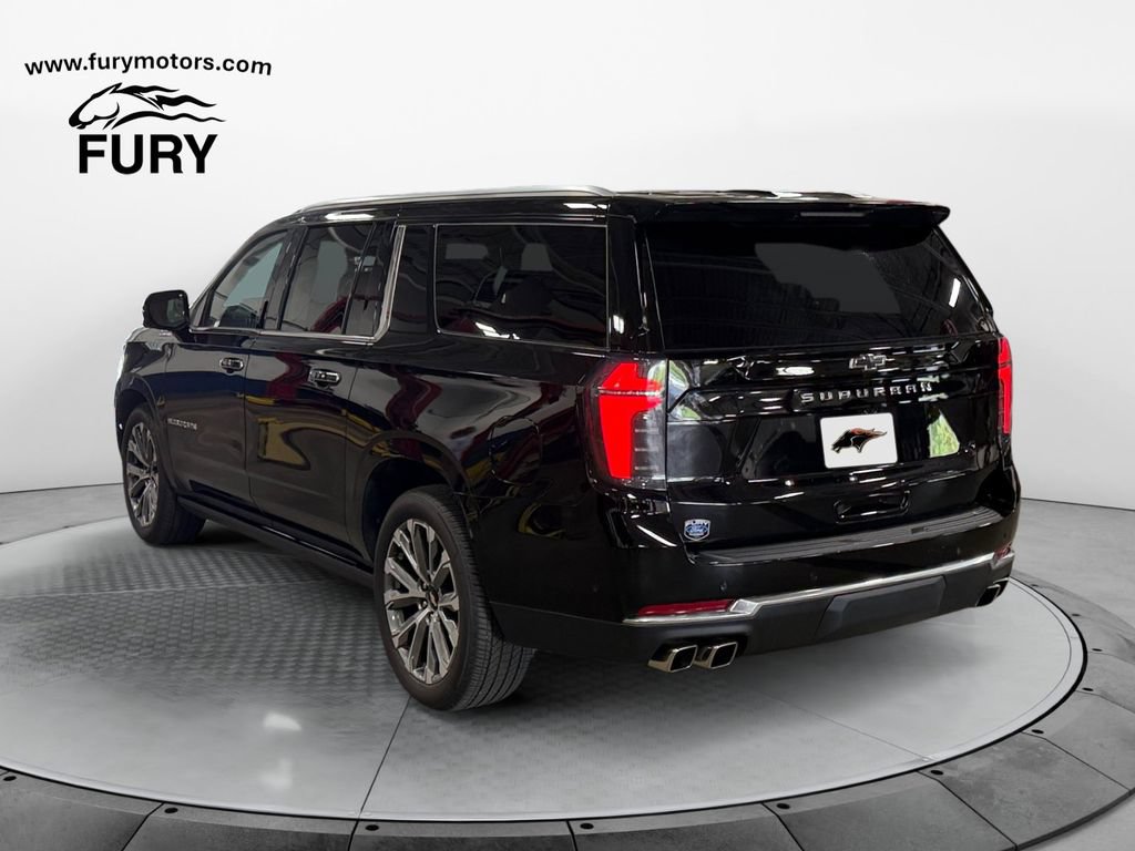 Used 2025 Chevrolet Suburban High Country AWD/4WD image 5