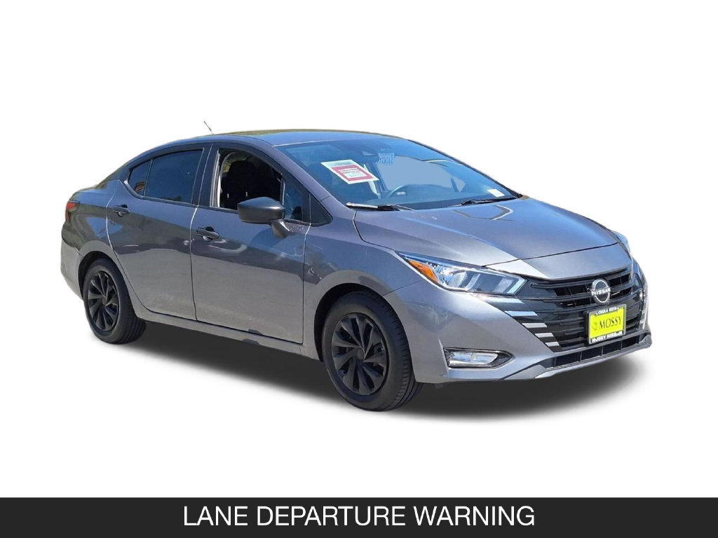 Used 2023 Nissan Versa S FWD image 2