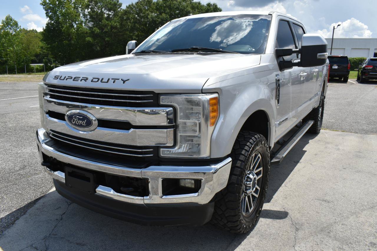 Used 2017 Ford F250 Lariat w/ Lariat Value Package AWD/4WD image 2
