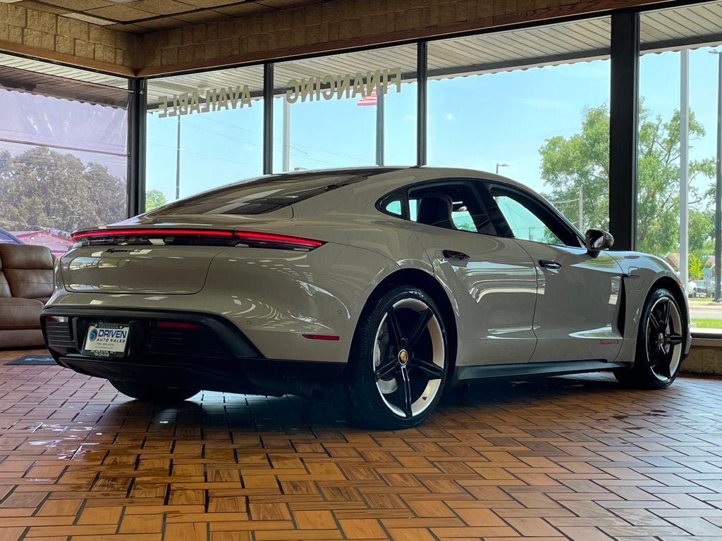 Used 2022 Porsche Taycan 4S AWD/4WD image 10