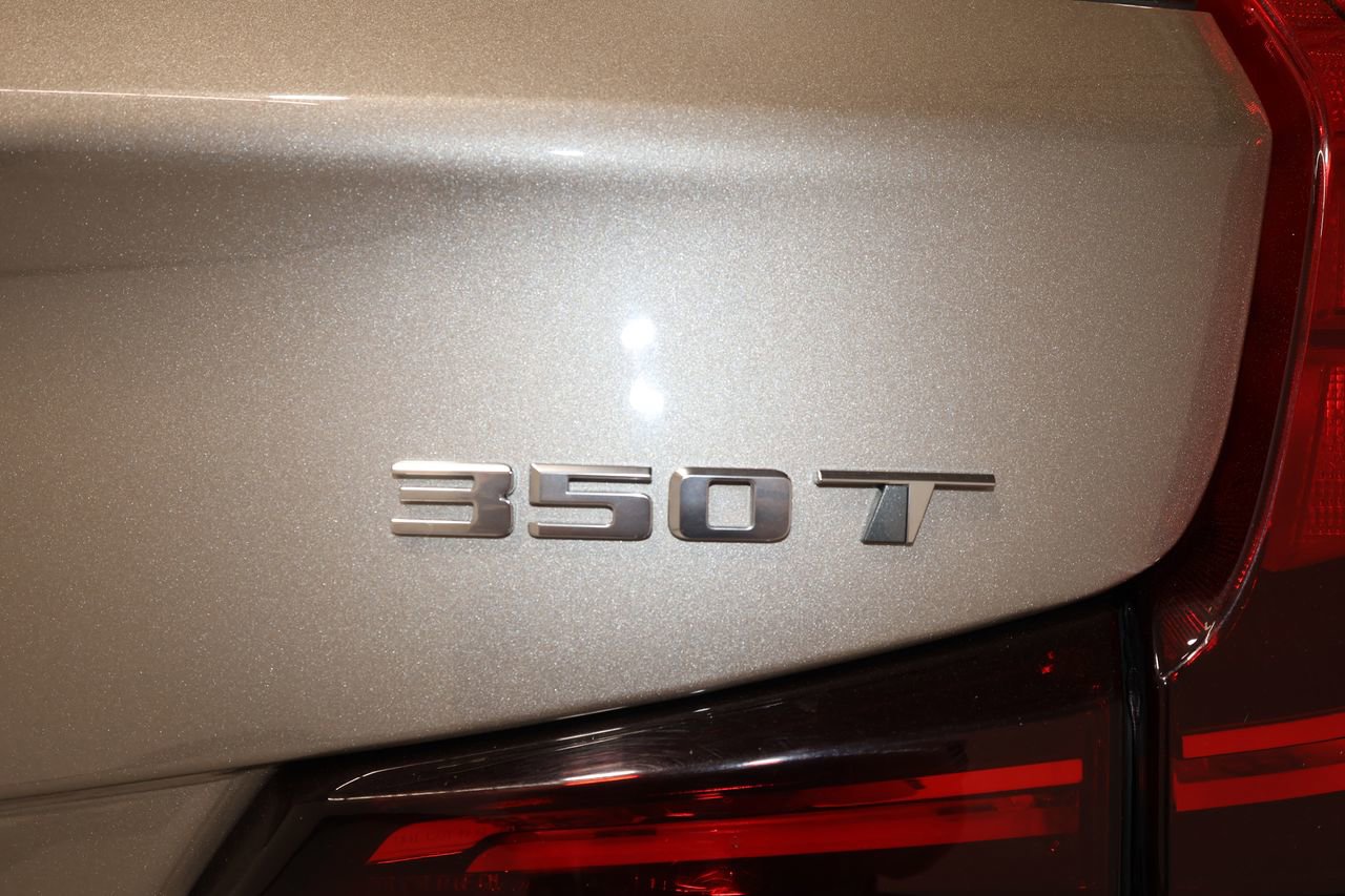 Certified 2024 Cadillac XT4 Premium Luxury image 35