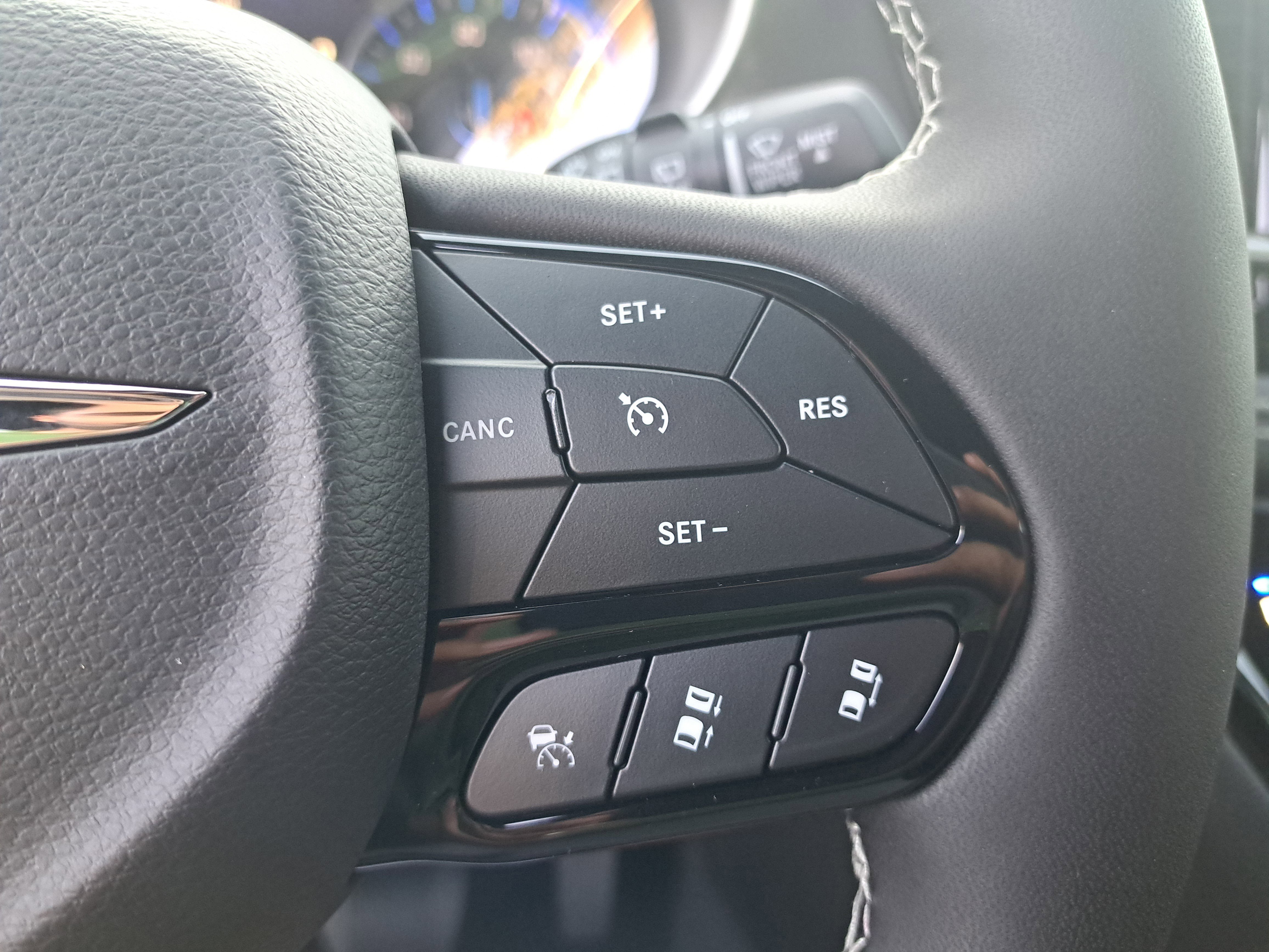 New 2026 Chrysler Pacifica Select image 12