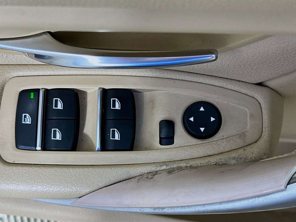Used 2016 BMW 320i Sedan image 20