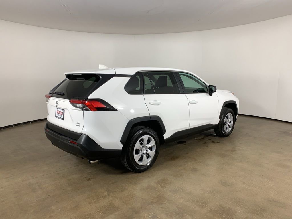 Used 2024 Toyota RAV4 LE AWD/4WD image 8
