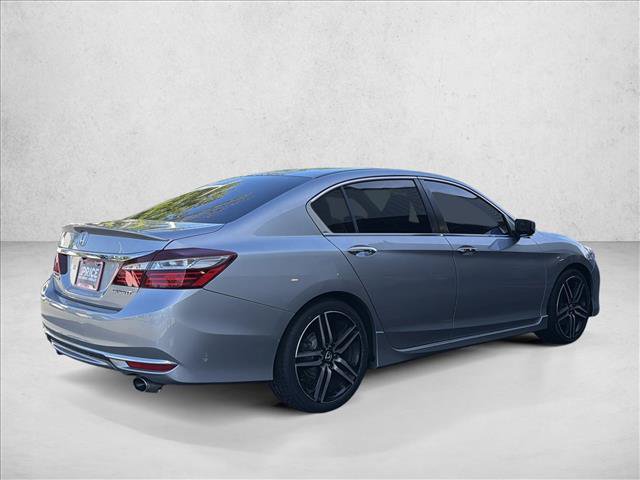 Used 2017 Honda Accord Sport image 5