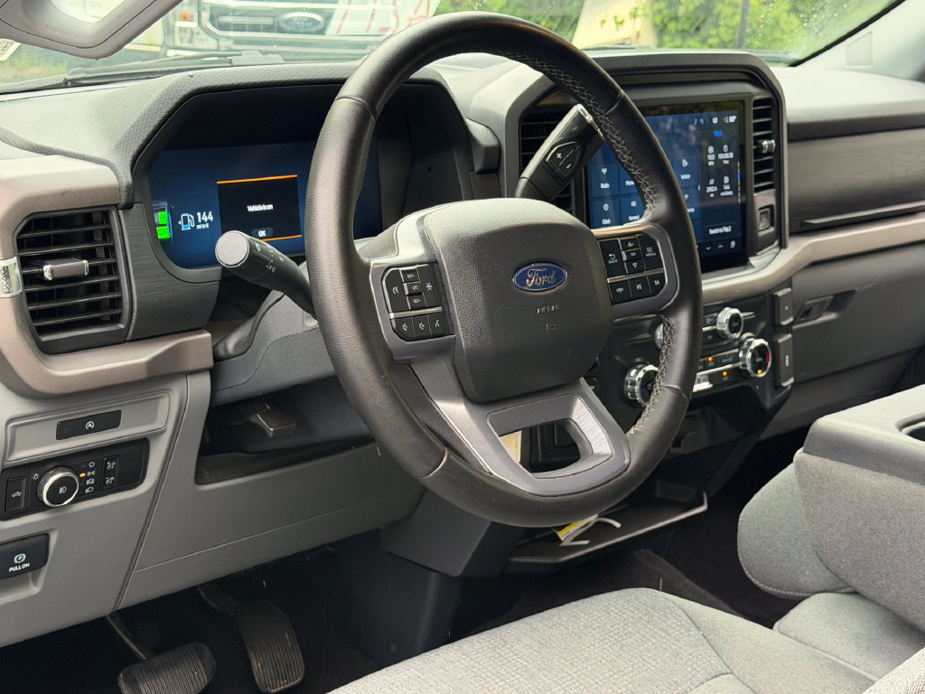 Used 2025 Ford F150 XLT w/ Equipment Group 301A Standard AWD/4WD image 27