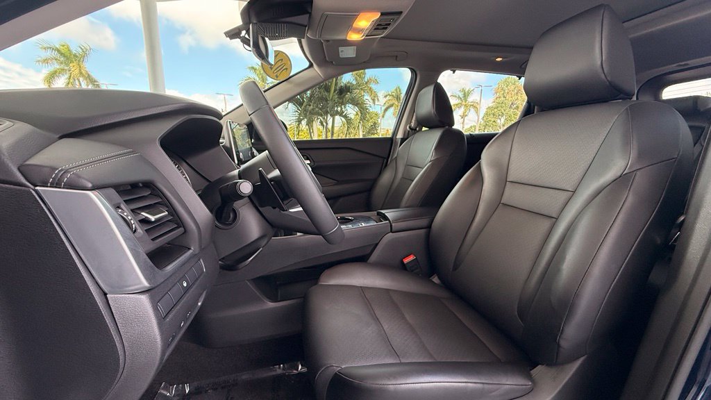 Used 2024 Nissan Rogue SV w/ SV Premium Package FWD image 4