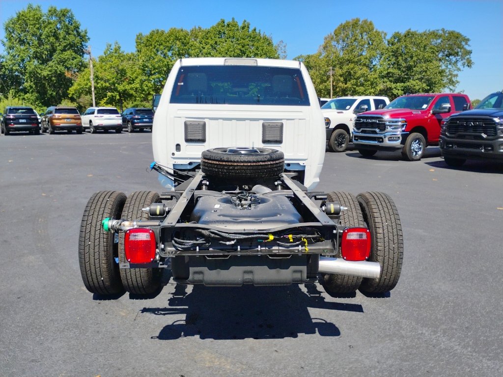 New 2027 RAM 3500 Tradesman w/ Chrome Appearance Group A AWD/4WD image 6
