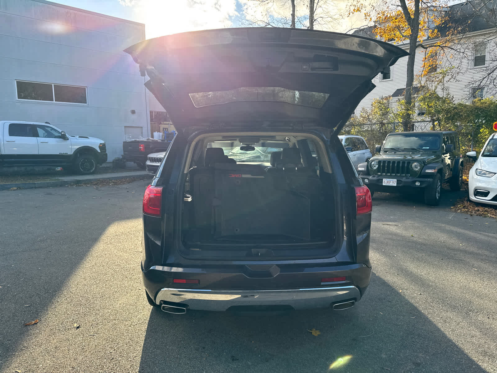 Used 2019 GMC Acadia Denali w/ Technology Package image 39