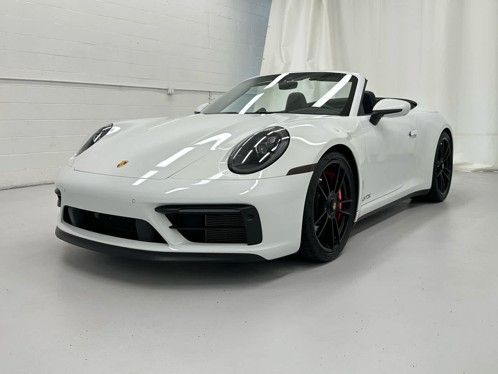 Used 2022 Porsche 911 Carrera GTS w/ Premium Package RWD image 4
