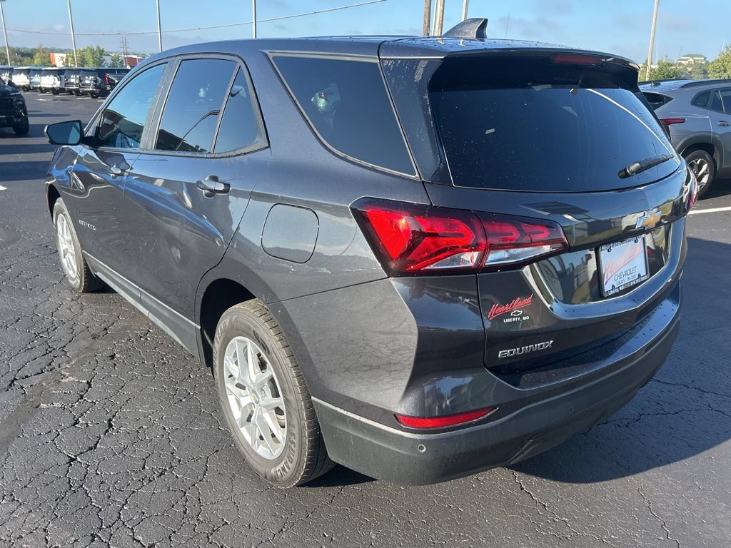 Used 2022 Chevrolet Equinox LS AWD/4WD image 8