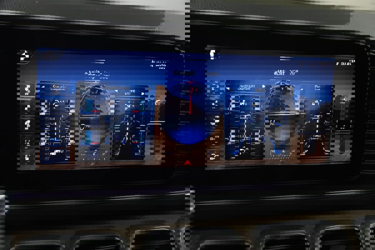 Used 2025 Mercedes-Benz GLS 450 4MATIC image 48