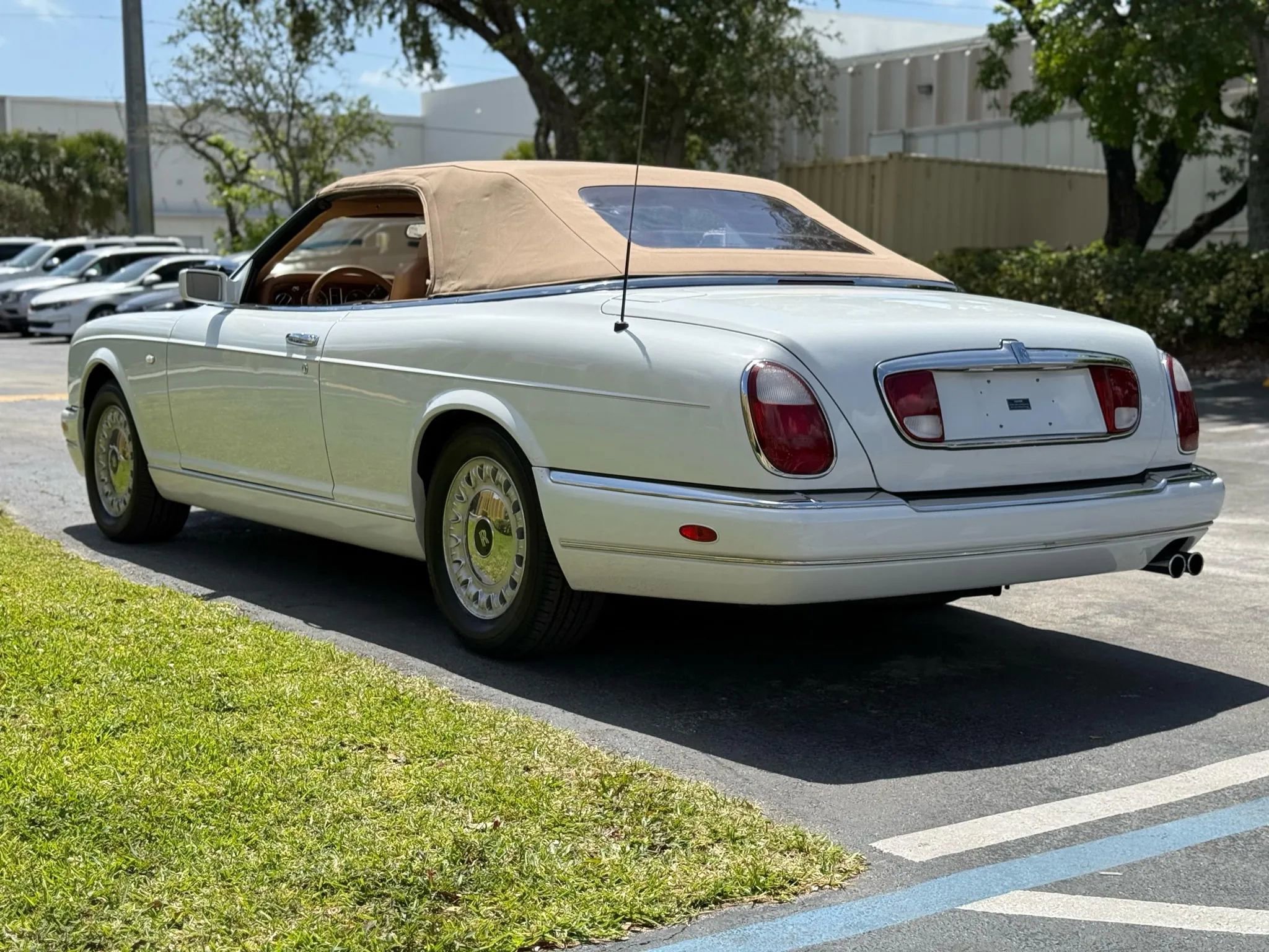 Used 2000 Rolls-Royce Corniche RWD image 9