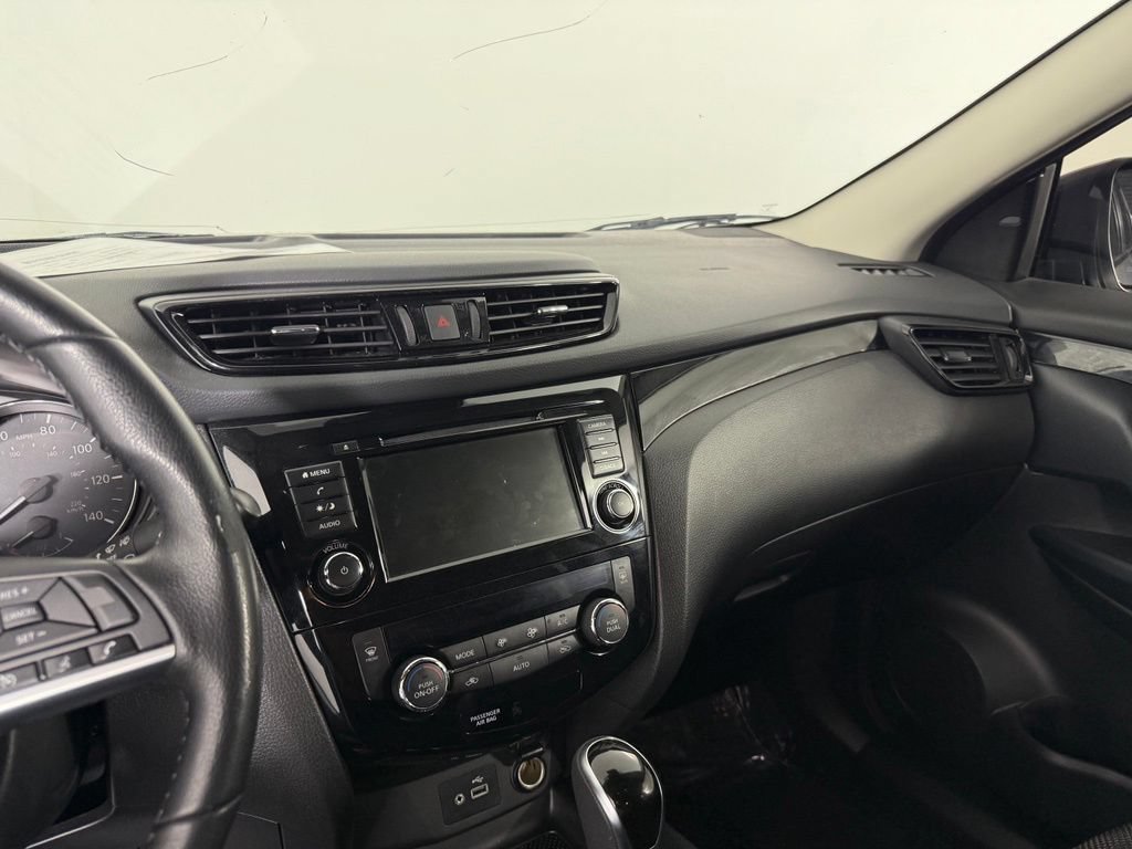 Used 2021 Nissan Rogue Sport SV FWD image 22
