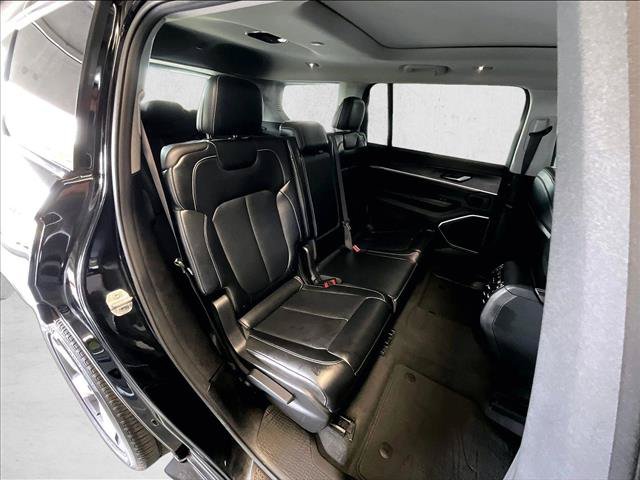 Used 2021 Jeep Grand Cherokee L Limited AWD/4WD image 29