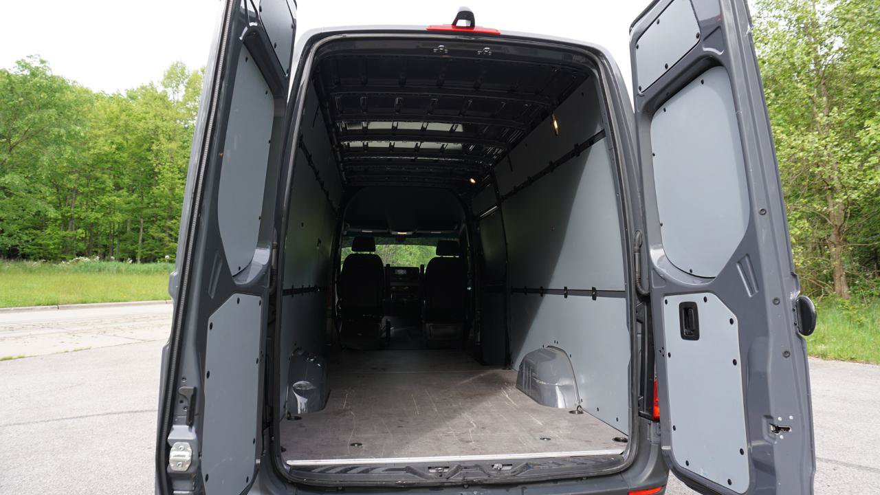 Used 2024 Mercedes-Benz Sprinter 2500 image 30