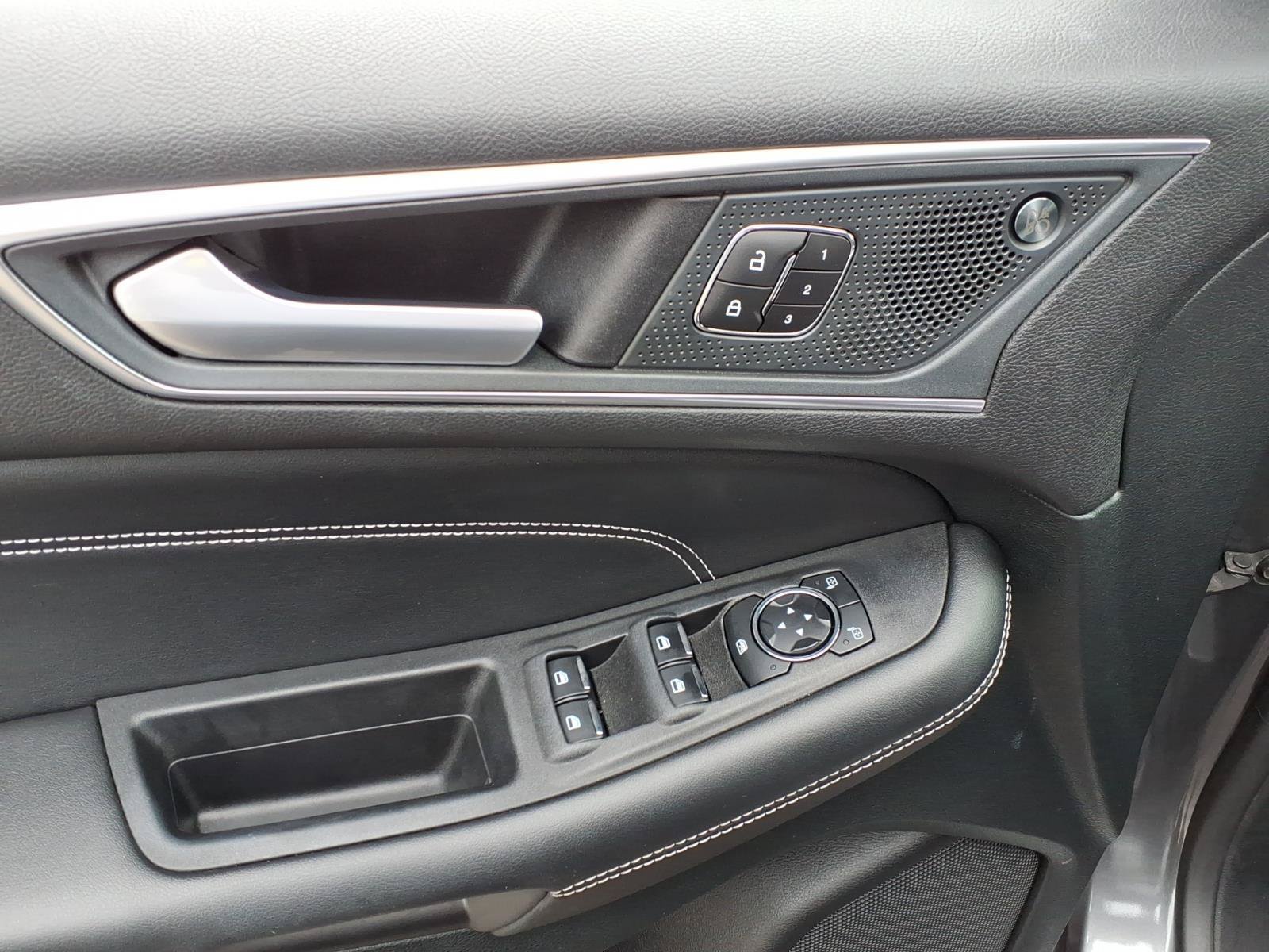 Used 2024 Ford Edge Titanium AWD/4WD image 14