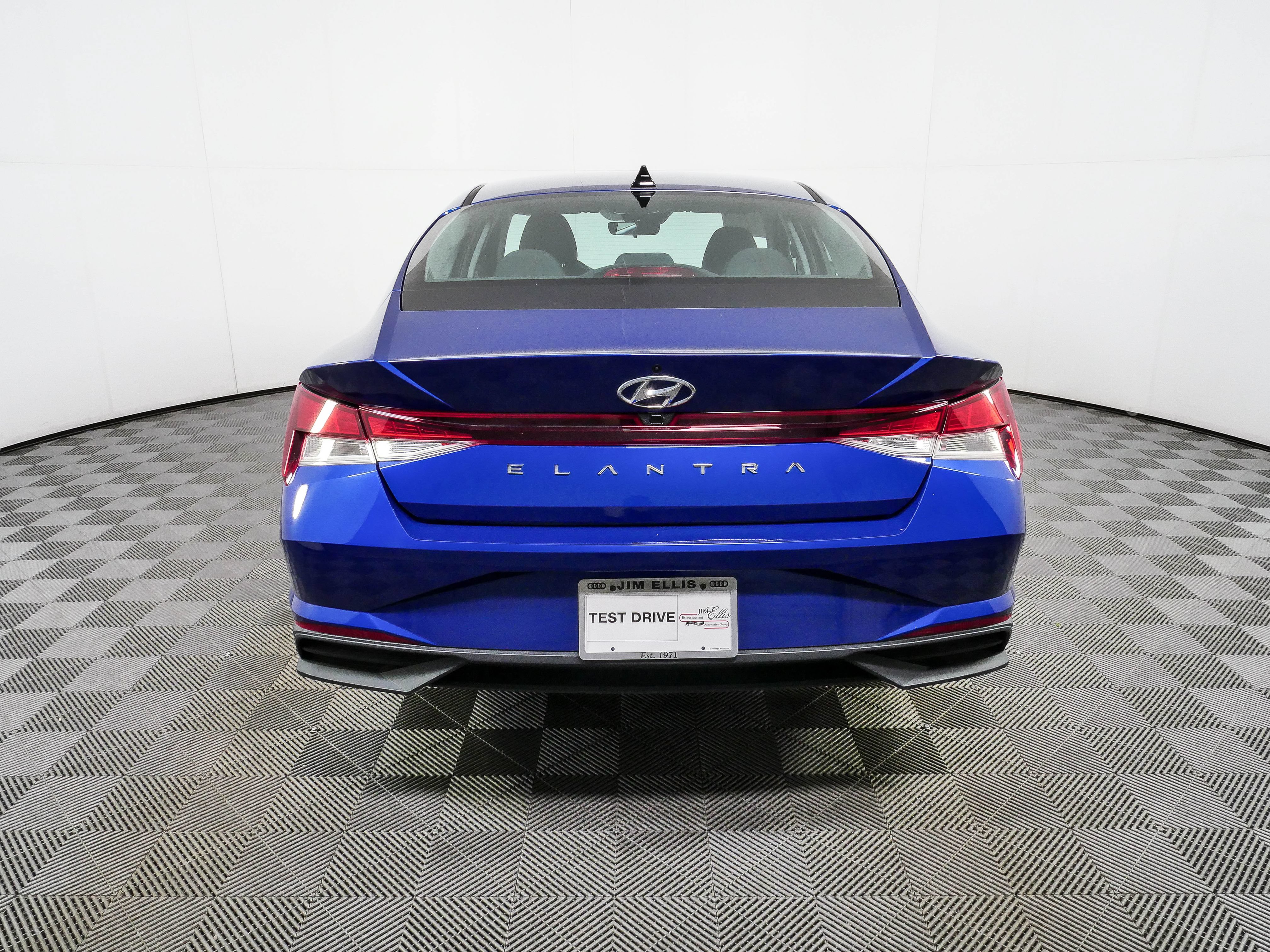 Used 2021 Hyundai Elantra SEL w/ Convenience Package FWD image 27