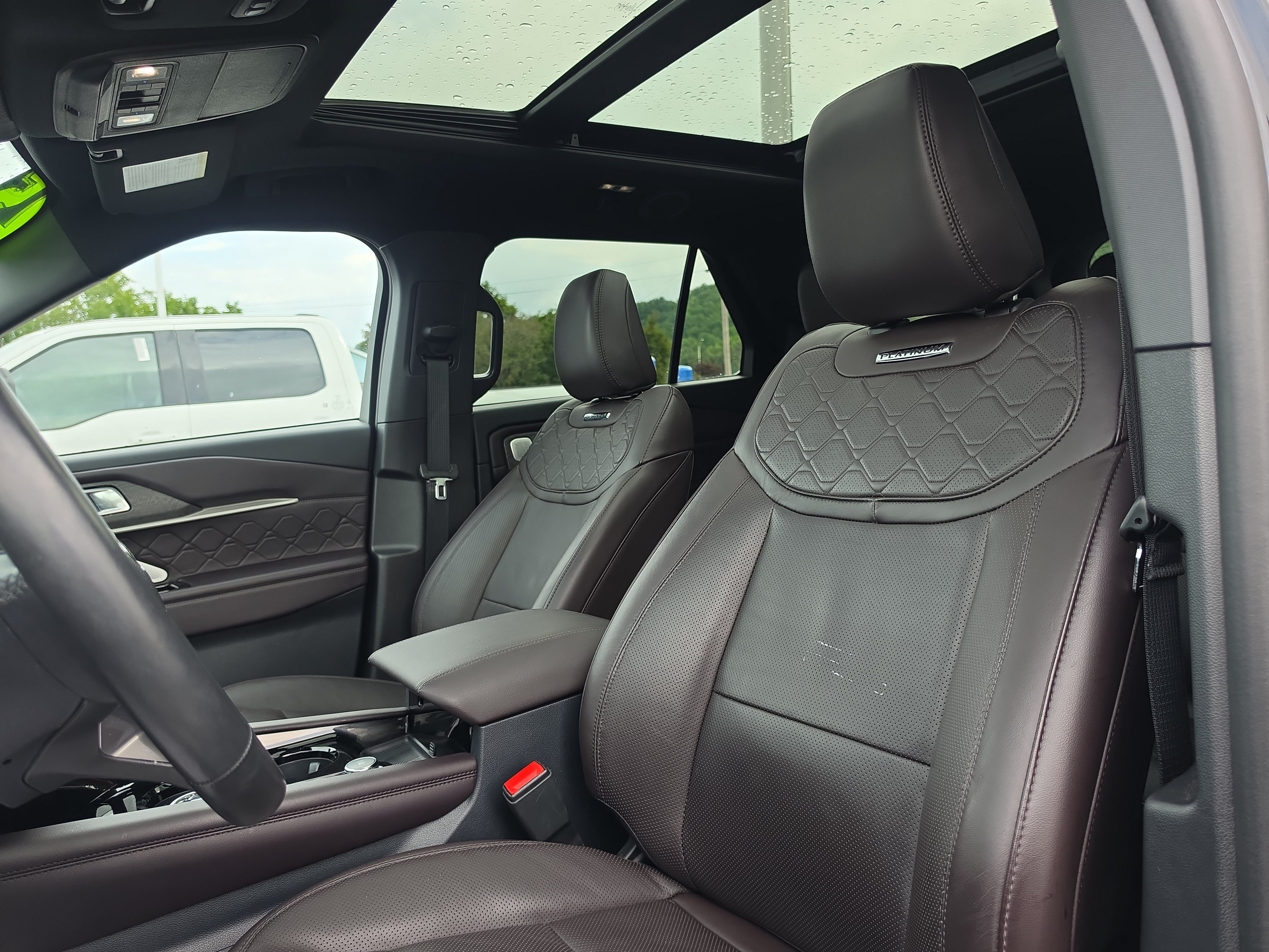 Used 2025 Ford Explorer Platinum w/ LUX Leather Package AWD/4WD image 12