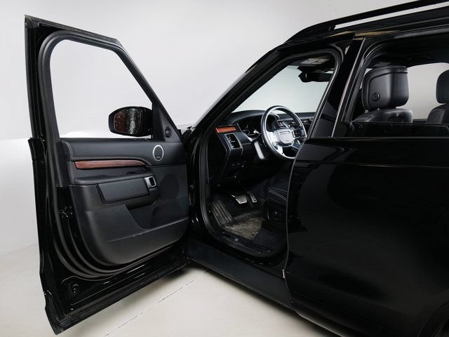 Certified 2025 Land Rover Discovery Dynamic SE AWD/4WD image 26