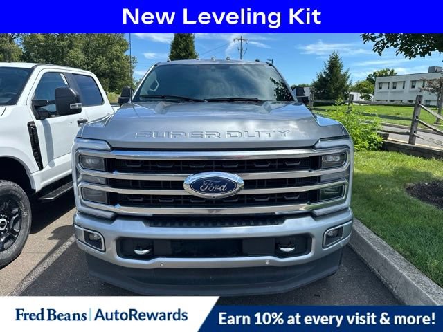 Used 2023 Ford F250 Platinum AWD/4WD image 2