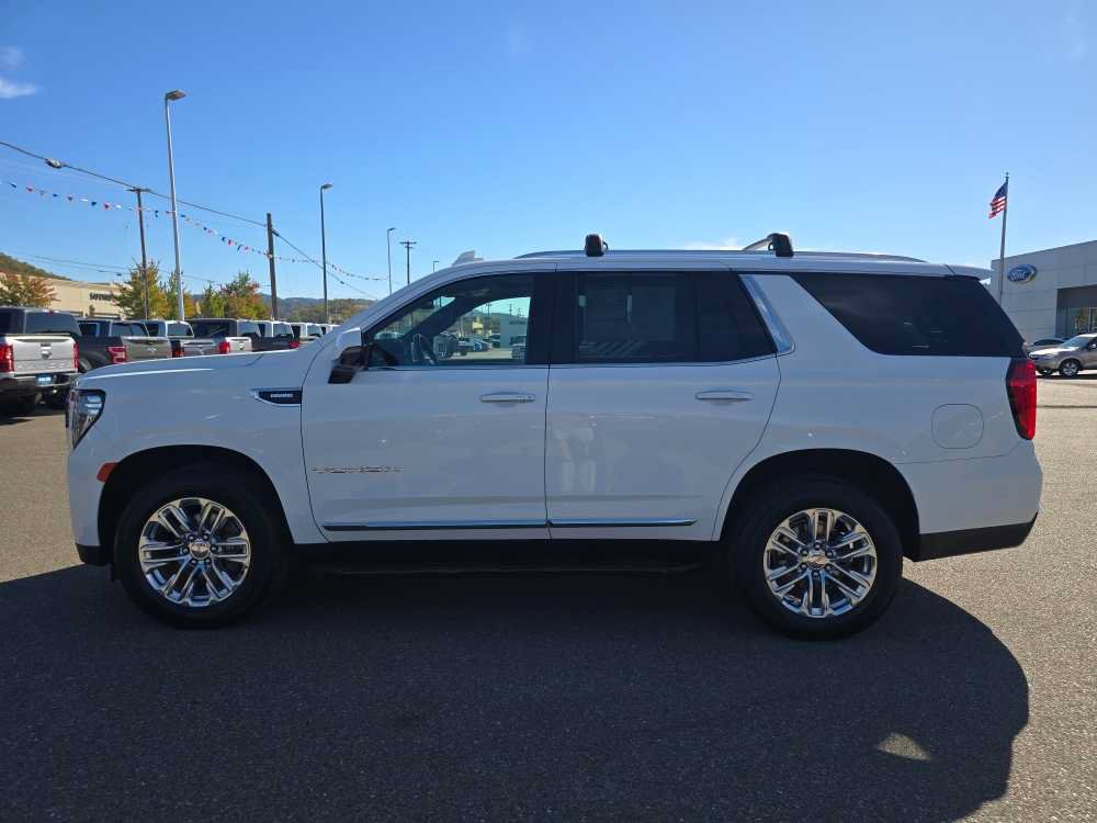 Used 2021 GMC Yukon SLT w/ SLT Premium Package AWD/4WD image 2