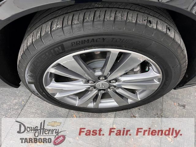 Used 2025 Cadillac XT6 Premium Luxury image 18