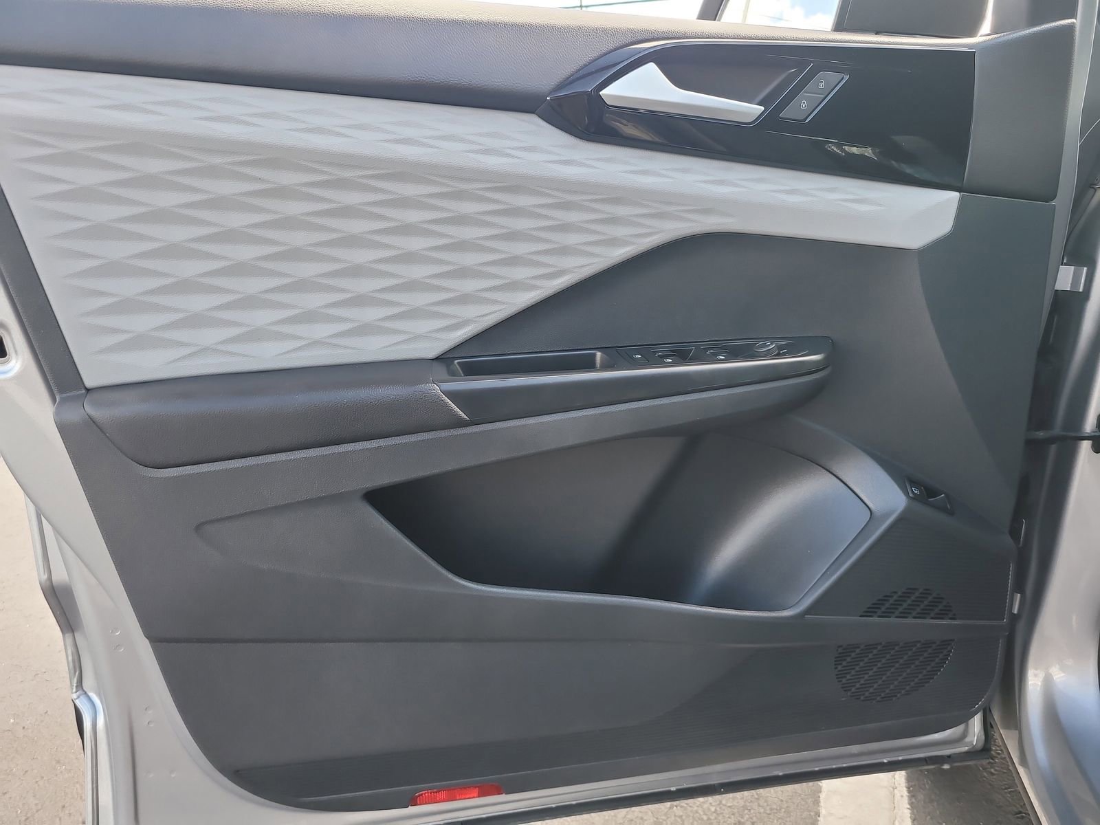 Used 2023 Volkswagen Taos S image 15