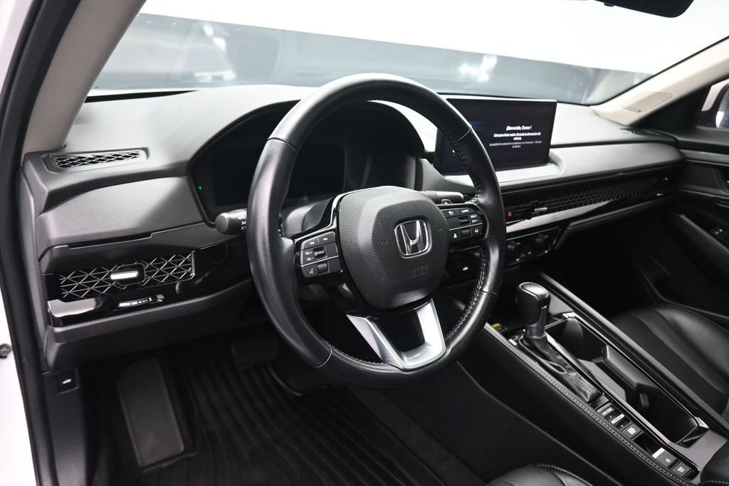 Used 2023 Honda Accord Touring image 13