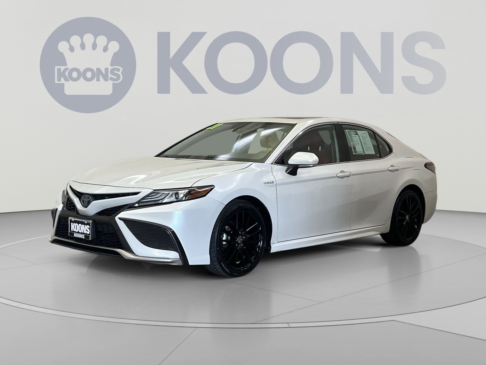 Used 2021 Toyota Camry XSE FWD image 4