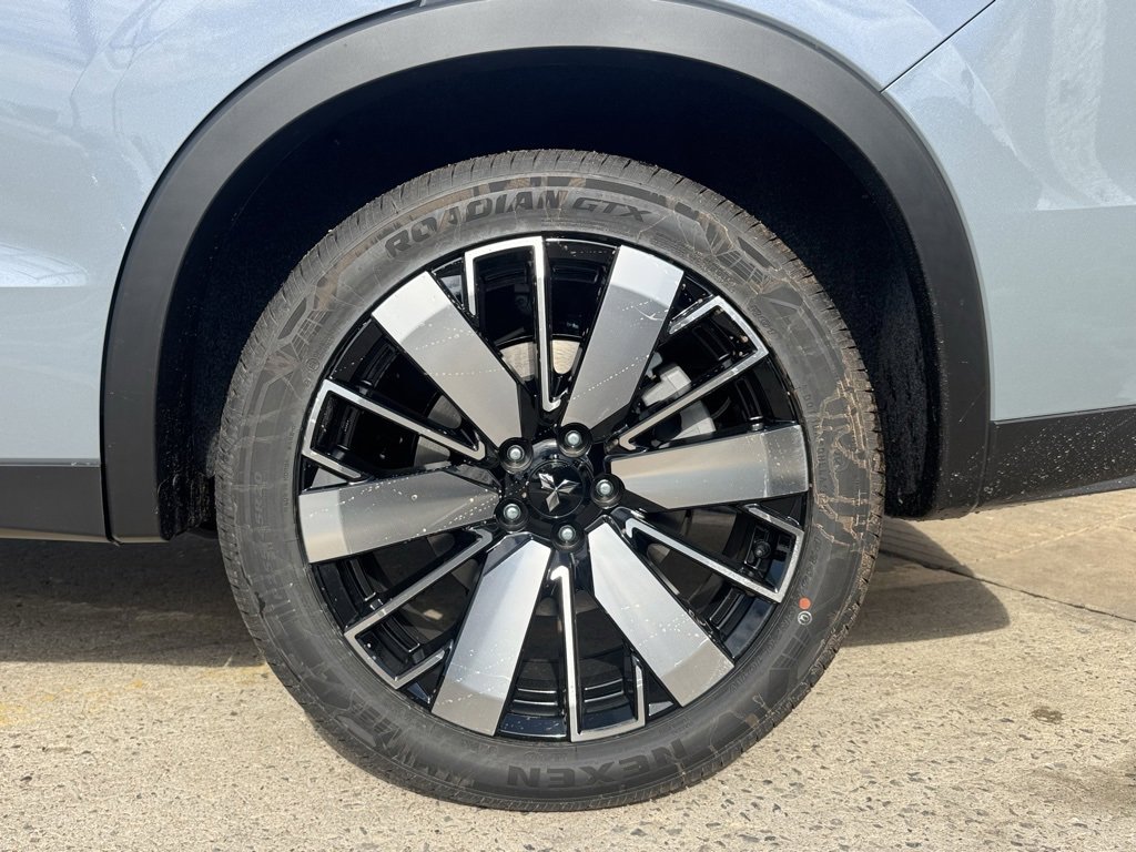 New 2026 Mitsubishi Outlander SE image 8