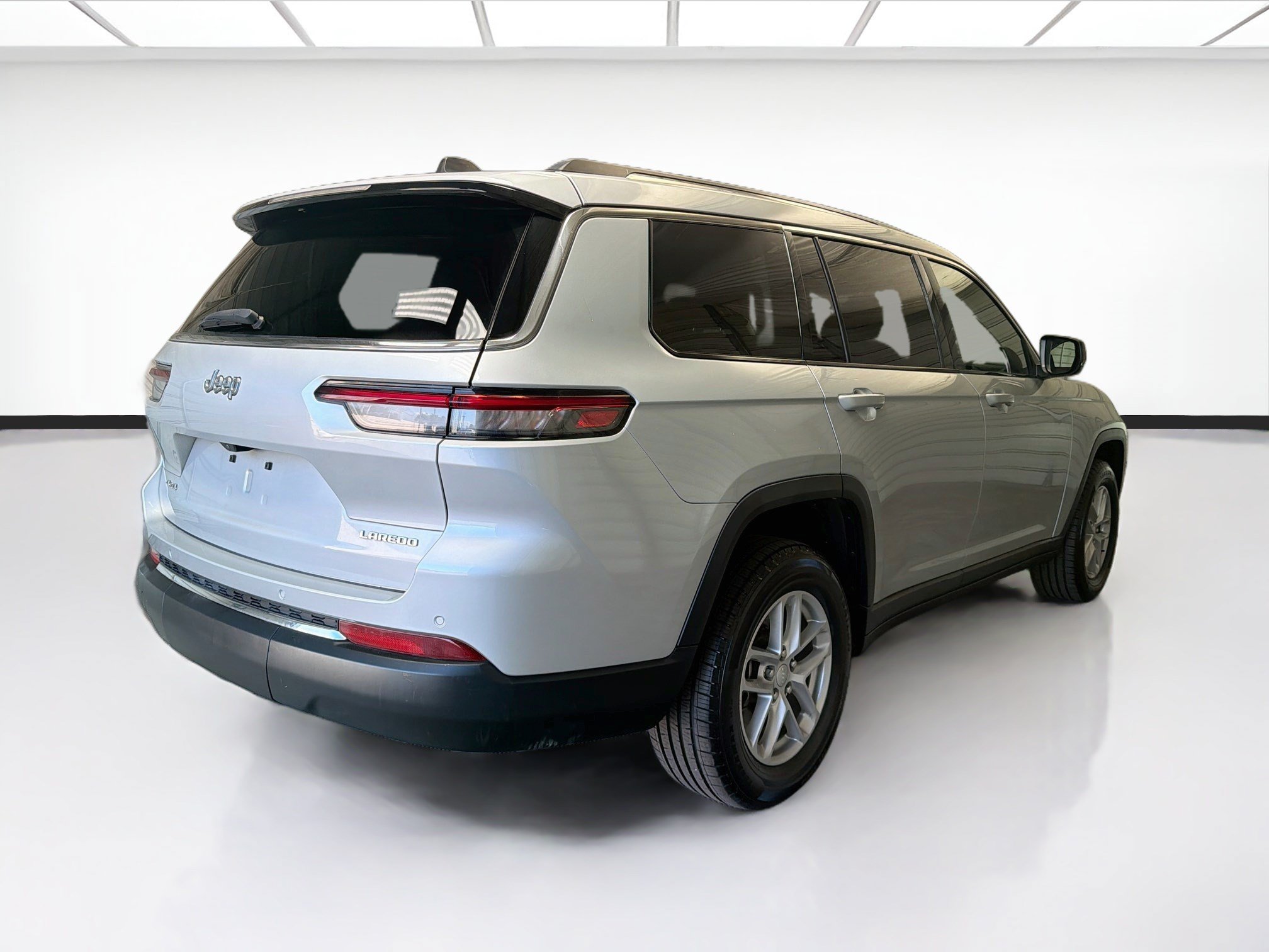 Used 2023 Jeep Grand Cherokee L Laredo AWD/4WD image 4