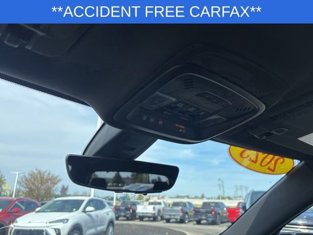 Used 2023 Chevrolet Traverse RS image 31