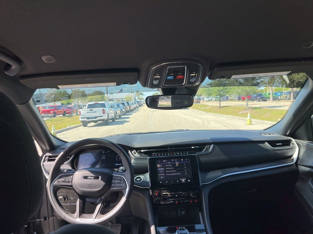 Used 2024 Jeep Grand Cherokee L Laredo RWD image 67